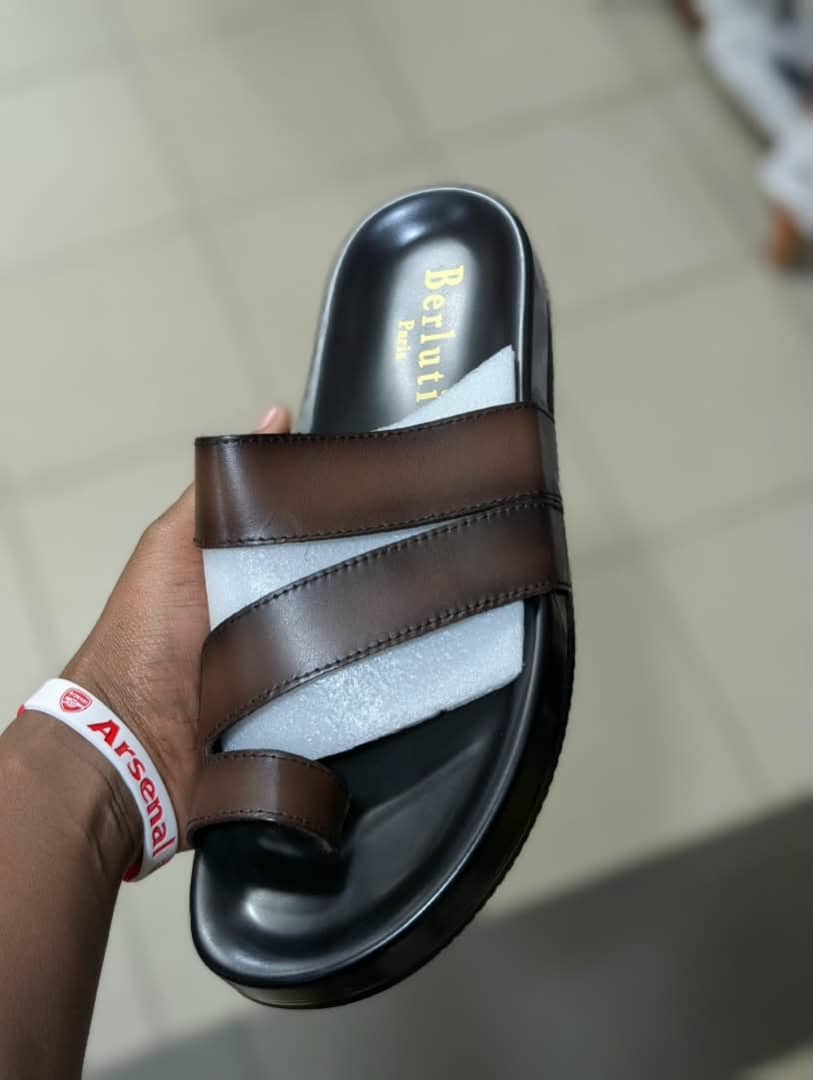 SANDAL — photo 1